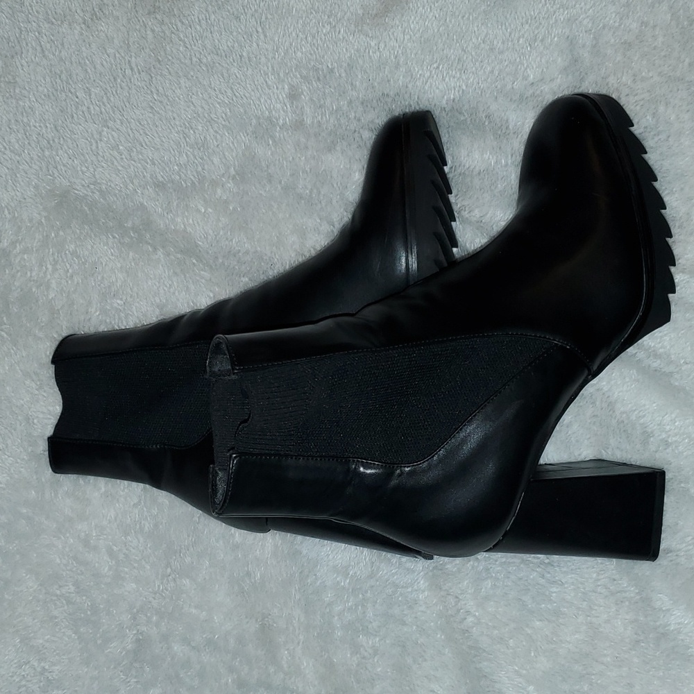 STRADIVARIUS Platform Heeled Boot Size 40
